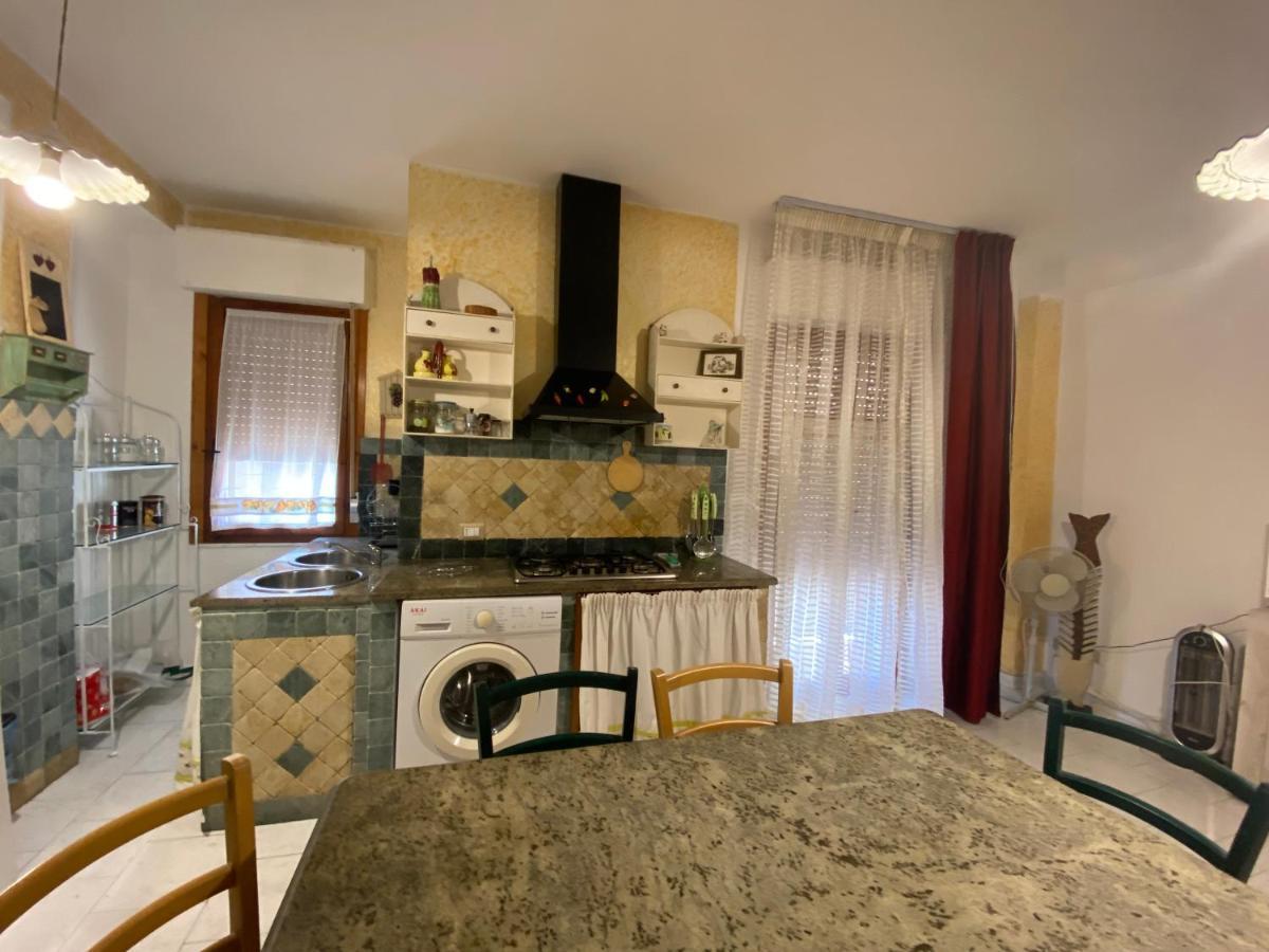 A Casa Di Glo' Lejlighed Porto Torres Eksteriør billede
